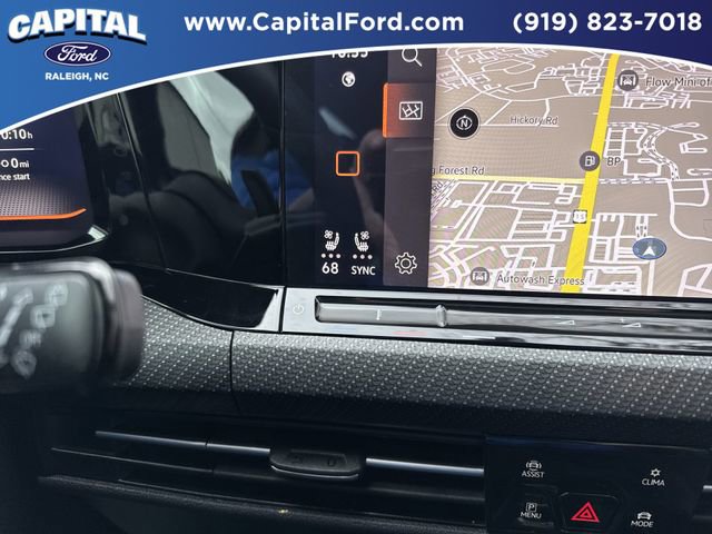 Used 2024 Volkswagen Golf R image 29