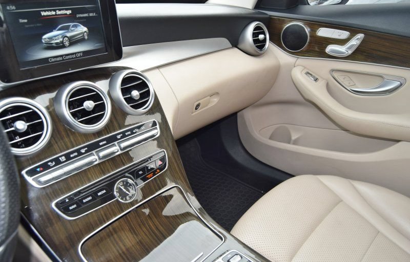 Used 2018 Mercedes-Benz C 300 Sedan w/ Premium Package image 25