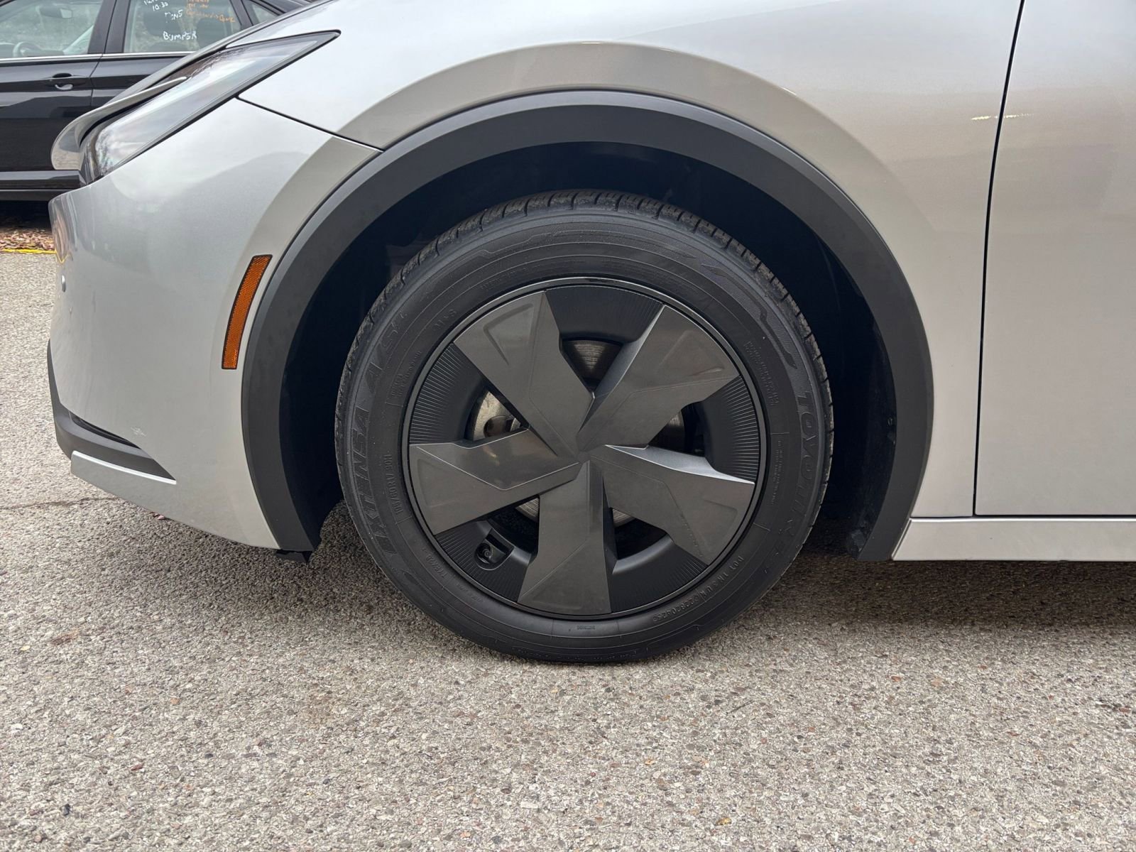 Used 2025 Toyota Prius LE image 28