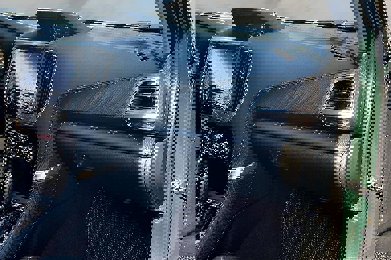 Used 2023 Subaru Forester Touring image 18