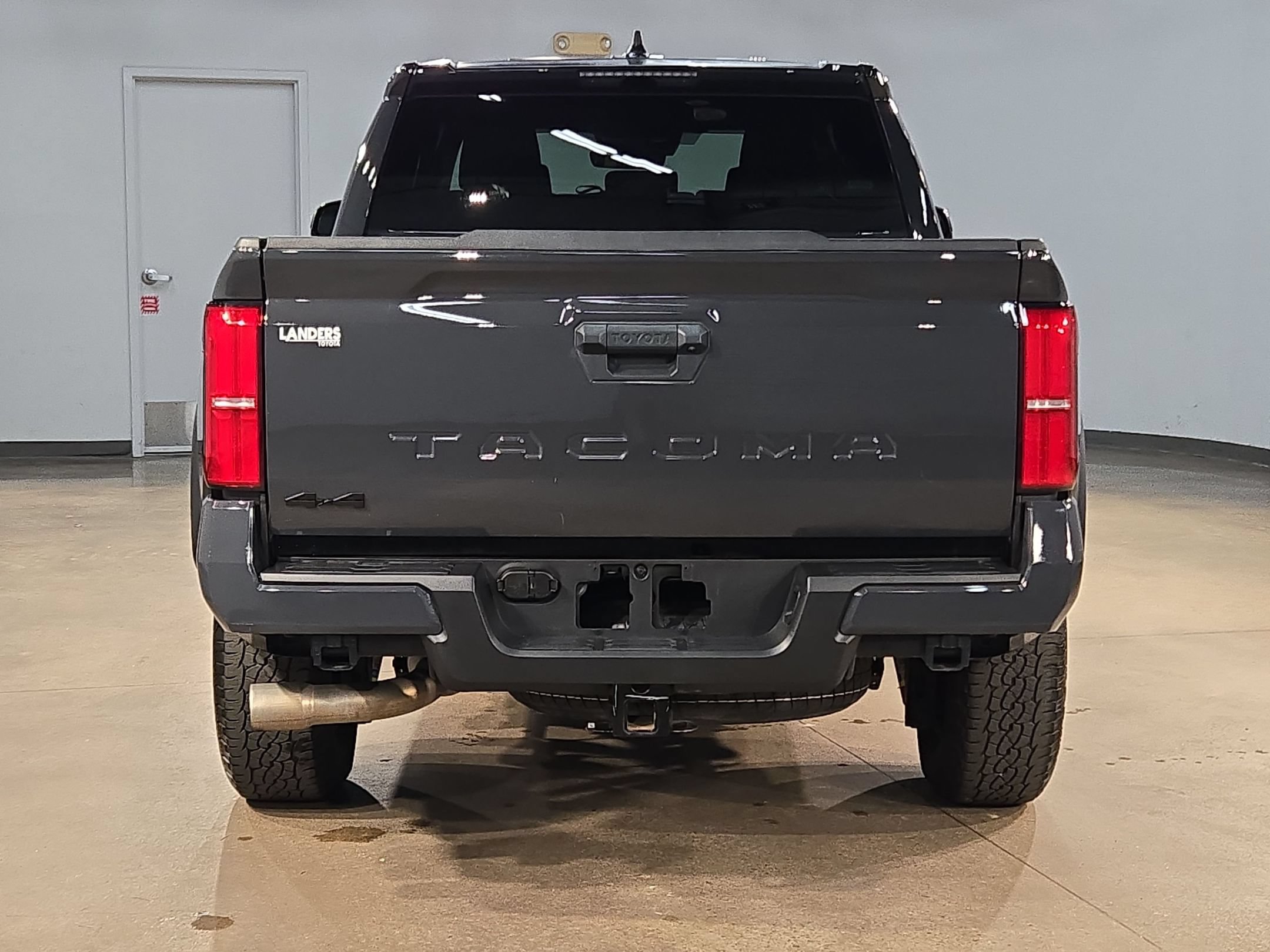 Certified 2025 Toyota Tacoma TRD Off-Road AWD/4WD image 6