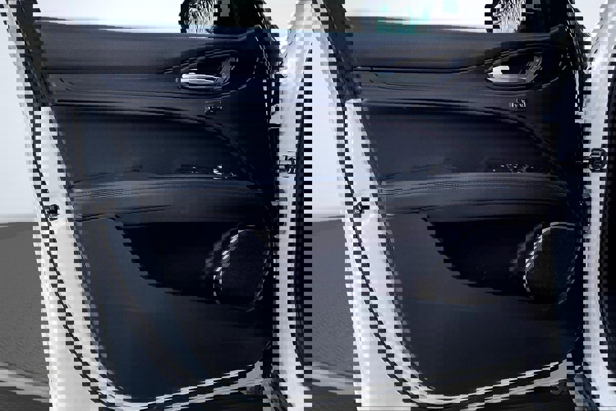 Used 2018 Alfa Romeo Stelvio AWD image 22