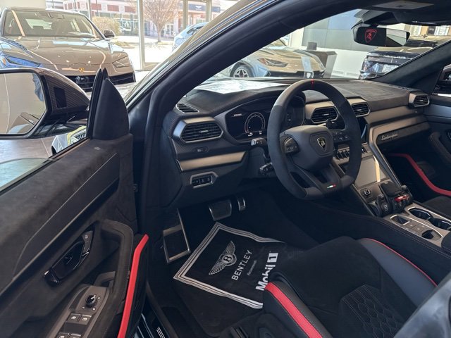 Used 2024 Lamborghini Urus Performante image 3