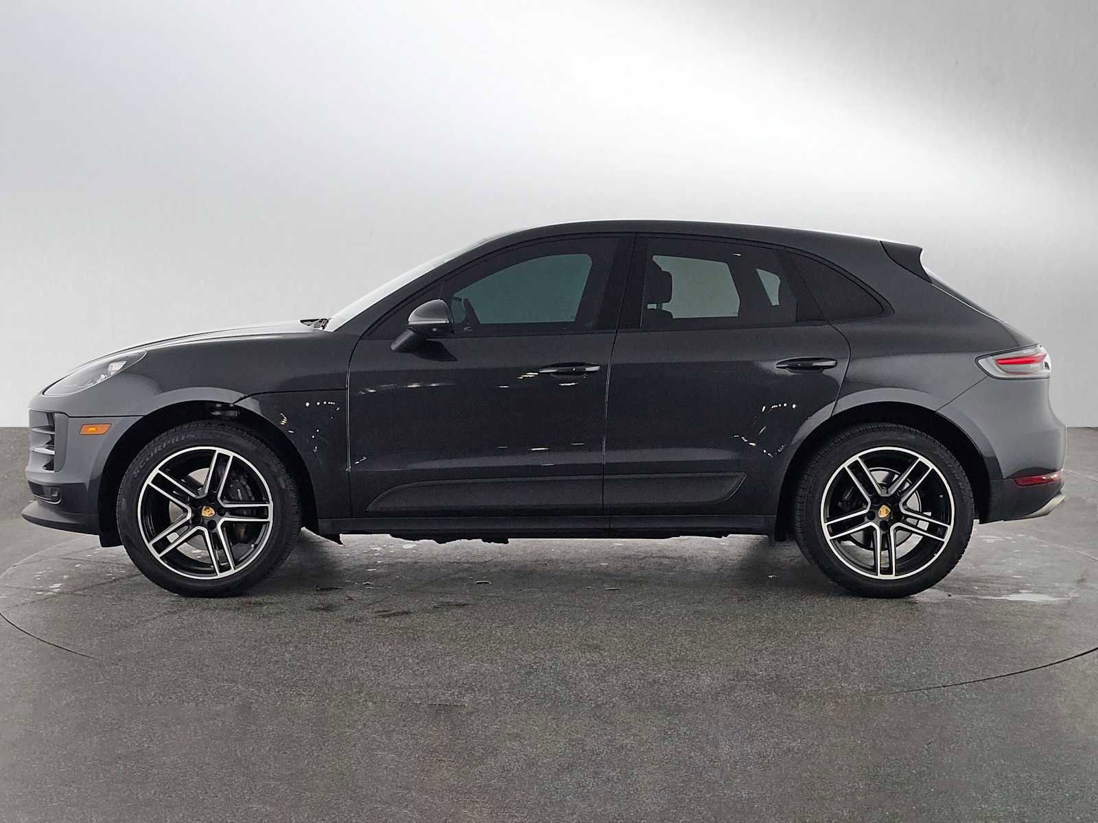 Used 2021 Porsche Macan image 2