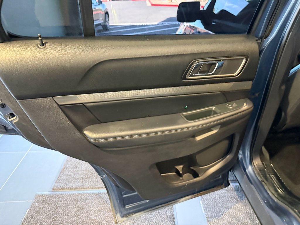 Used 2019 Ford Explorer XLT w/ Equipment Group 201A image 11