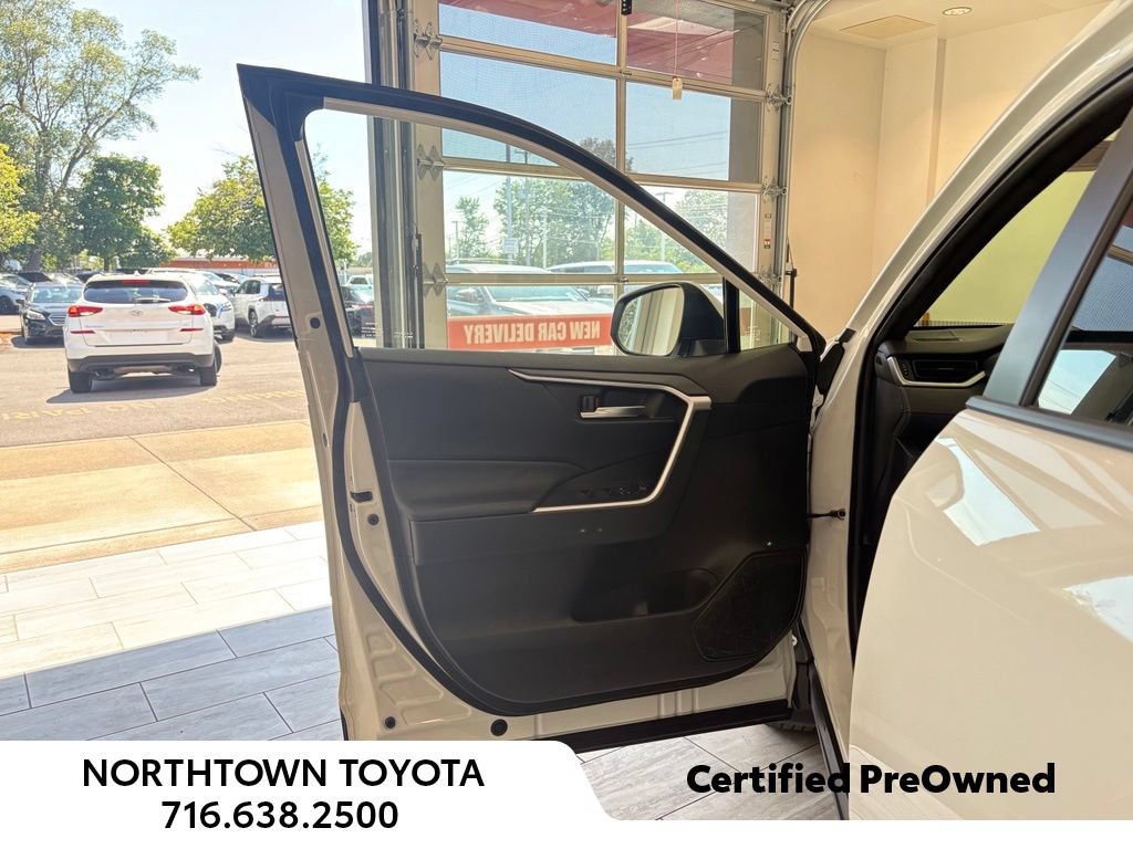 Used 2023 Toyota RAV4 SE w/ Weather & Moonroof Package AWD/4WD image 32