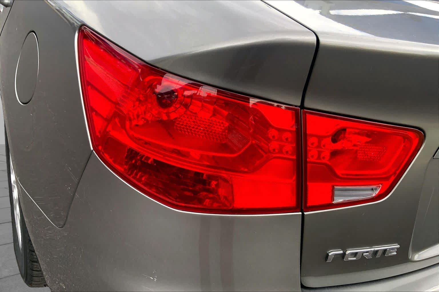 Used 2012 Kia Forte EX FWD image 27