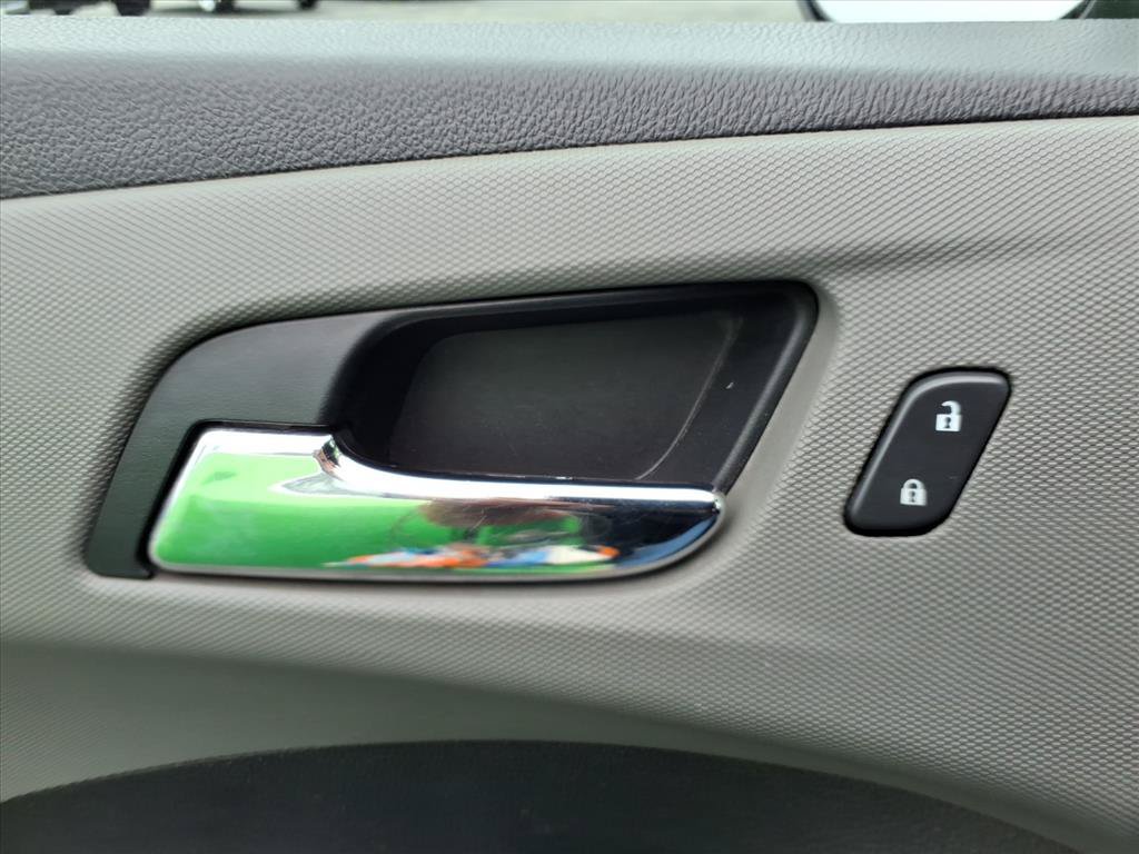 Used 2015 Chevrolet Sonic LT FWD image 14