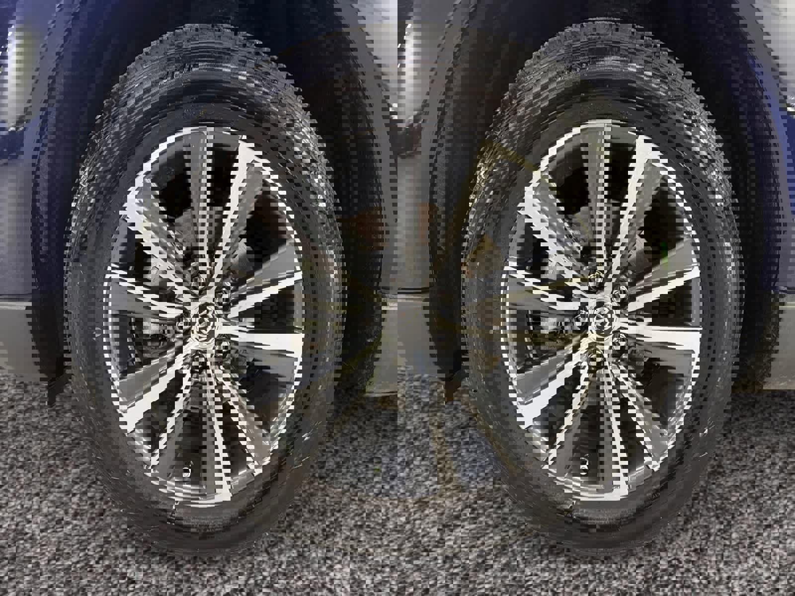 Used 2022 Toyota Venza LE AWD/4WD image 18