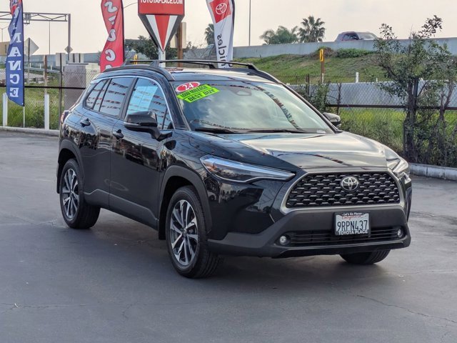 Used 2024 Toyota Corolla Cross XLE image 3