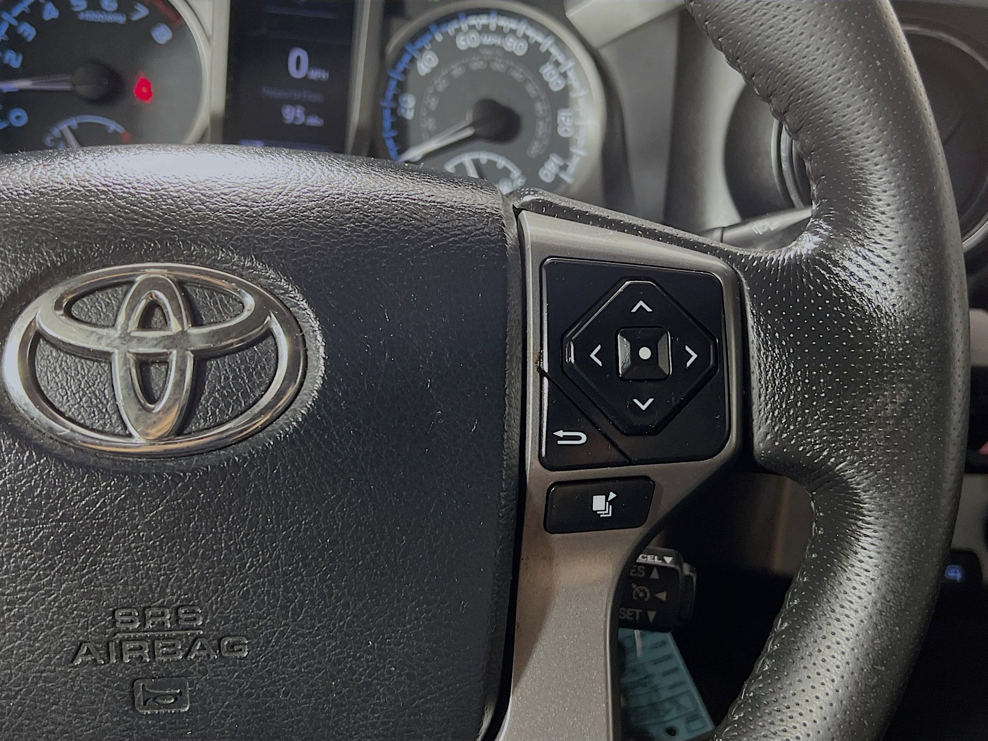 Used 2017 Toyota Tacoma SR5 image 20