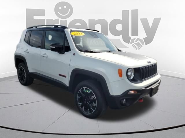 Used 2023 Jeep Renegade Trailhawk w/ Trailhawk Elite Group AWD/4WD image 7