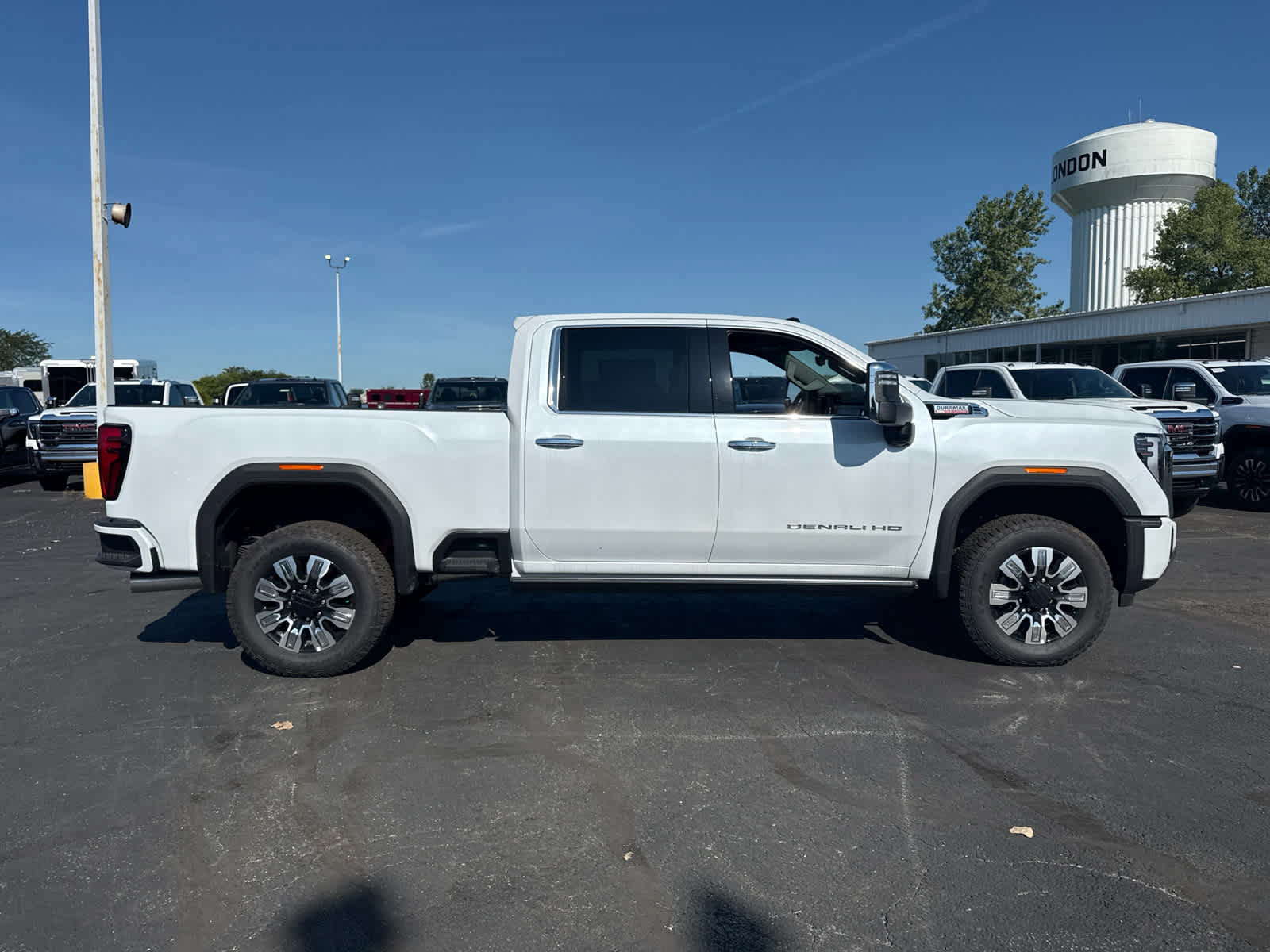 New 2026 GMC Sierra 3500 Denali w/ Denali Reserve Package AWD/4WD image 6