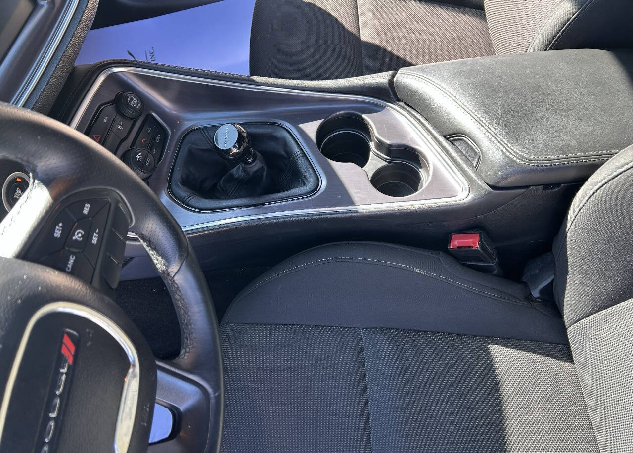 Used 2016 Dodge Challenger R/T image 22