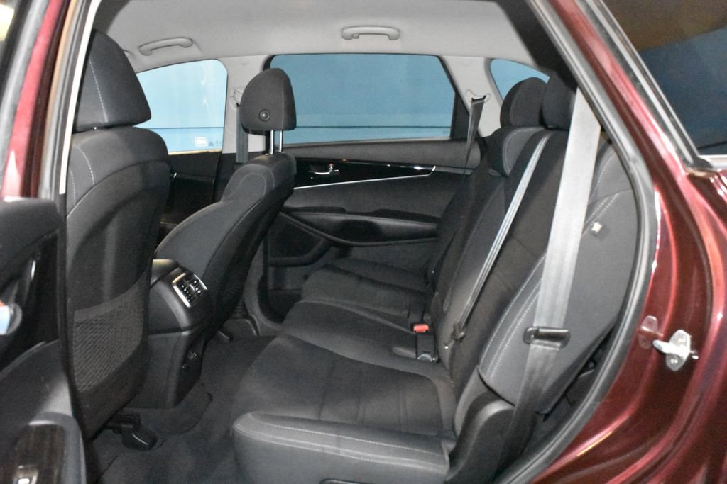 Used 2019 Kia Sorento FWD image 18
