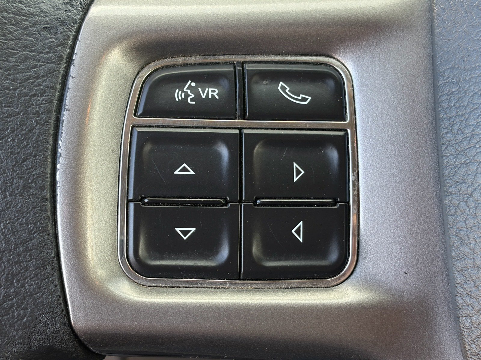 Used 2022 RAM 1500 Classic SLT w/ Electronics Group AWD/4WD image 18