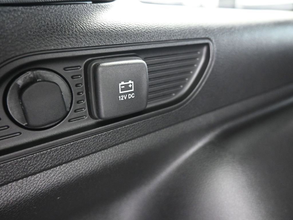 Used 2025 Jeep Grand Cherokee Laredo image 36