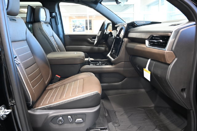 New 2026 GMC Yukon XL Denali Ultimate AWD/4WD image 13
