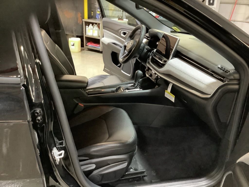 Used 2023 Jeep Compass Latitude AWD/4WD image 19
