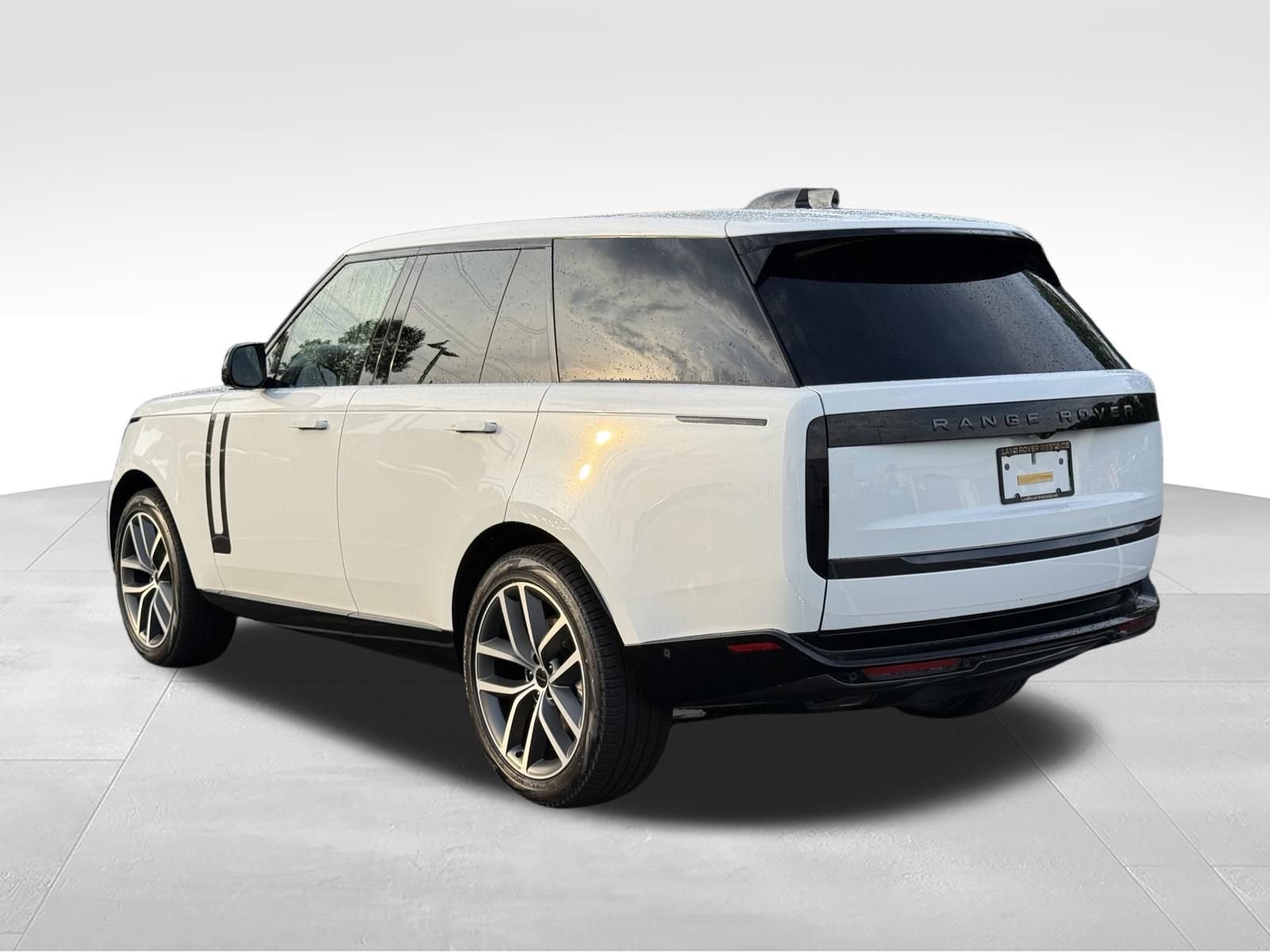 New 2026 Land Rover Range Rover SE AWD/4WD image 3
