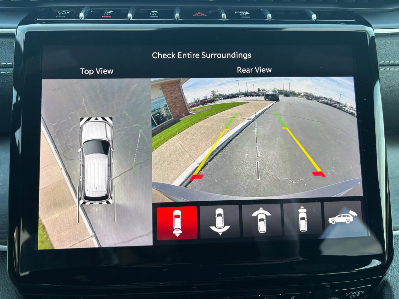 Used 2024 Jeep Grand Cherokee Limited w/ Luxury Tech Group II image 23