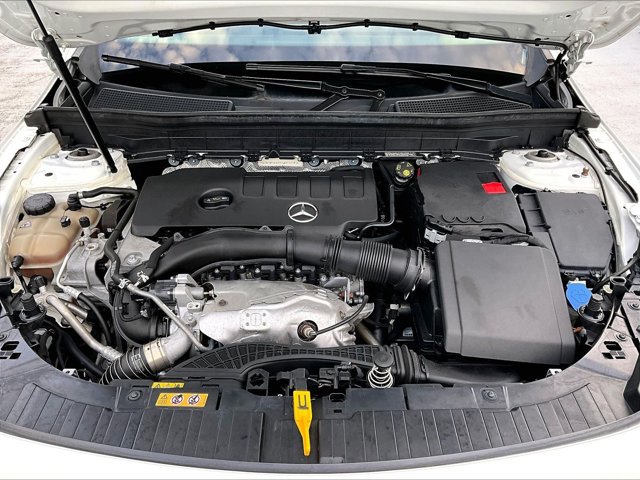 Used 2020 Mercedes-Benz GLB 250 image 11