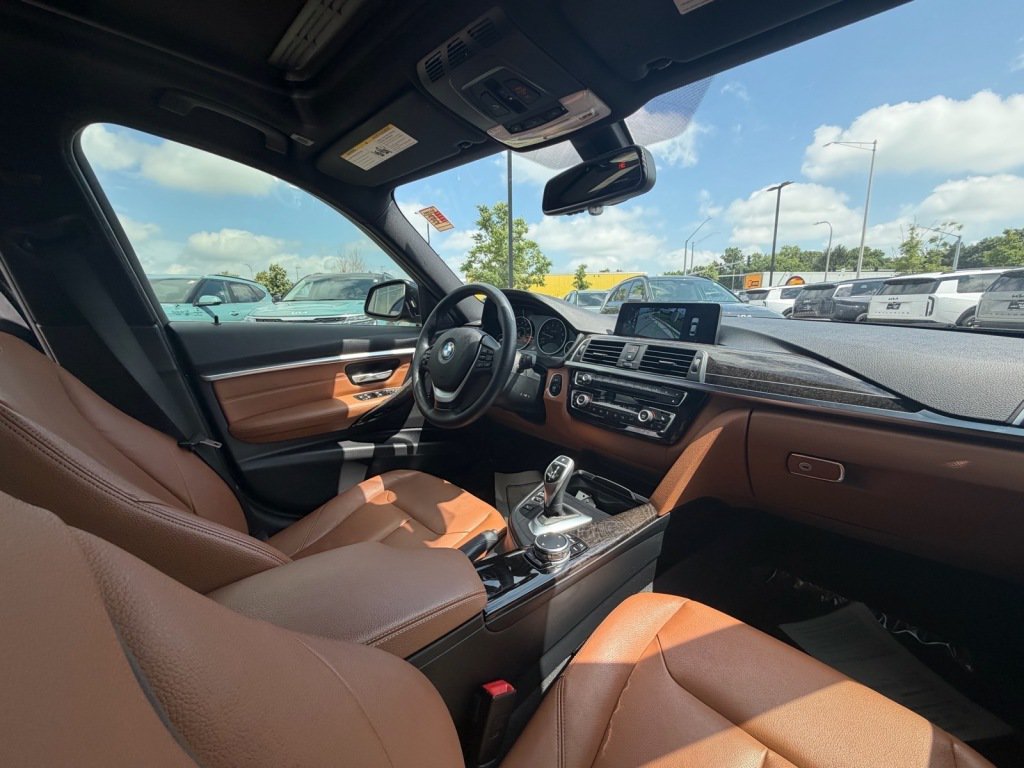 Used 2016 BMW 328i xDrive Sedan AWD/4WD image 9