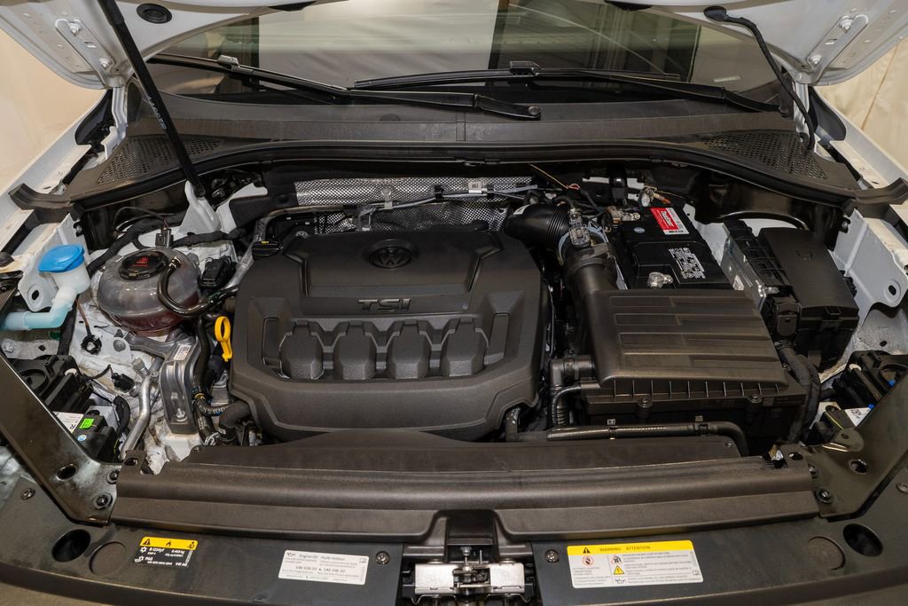 Used 2024 Volkswagen Tiguan SE R-Line image 22