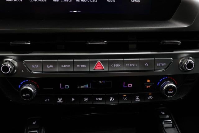 Used 2025 Kia Telluride S FWD image 27