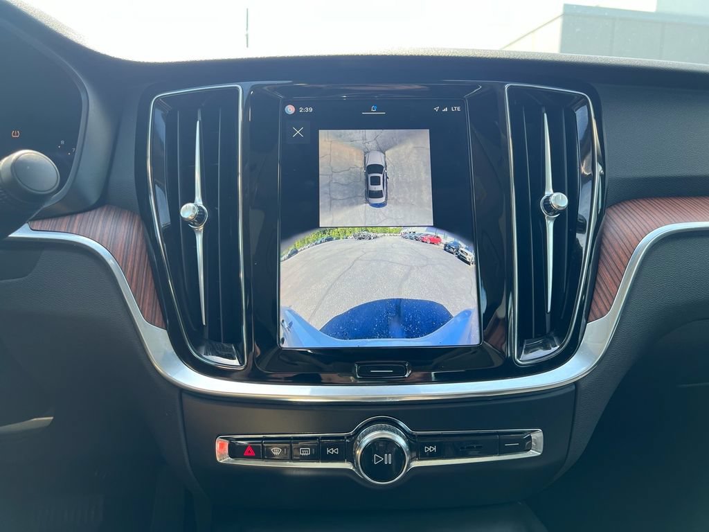 Certified 2025 Volvo S60 B5 Plus AWD/4WD image 18