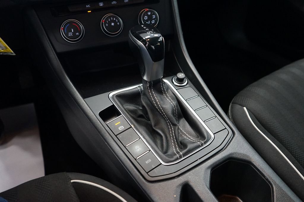 Used 2022 Volkswagen Jetta Sport FWD image 34