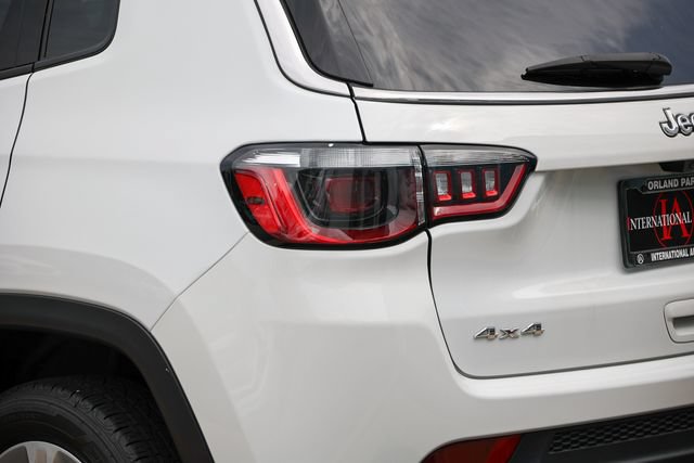 Used 2023 Jeep Compass Latitude w/ Convenience Group AWD/4WD image 32