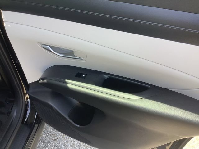 Certified 2025 Hyundai Tucson SE FWD image 17