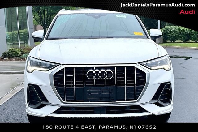 Used 2019 Audi Q3 2.0T Premium Plus w/ Premium Plus Package AWD/4WD image 3