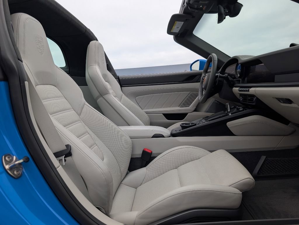 Certified 2022 Porsche 911 Targa 4 GTS AWD/4WD image 17