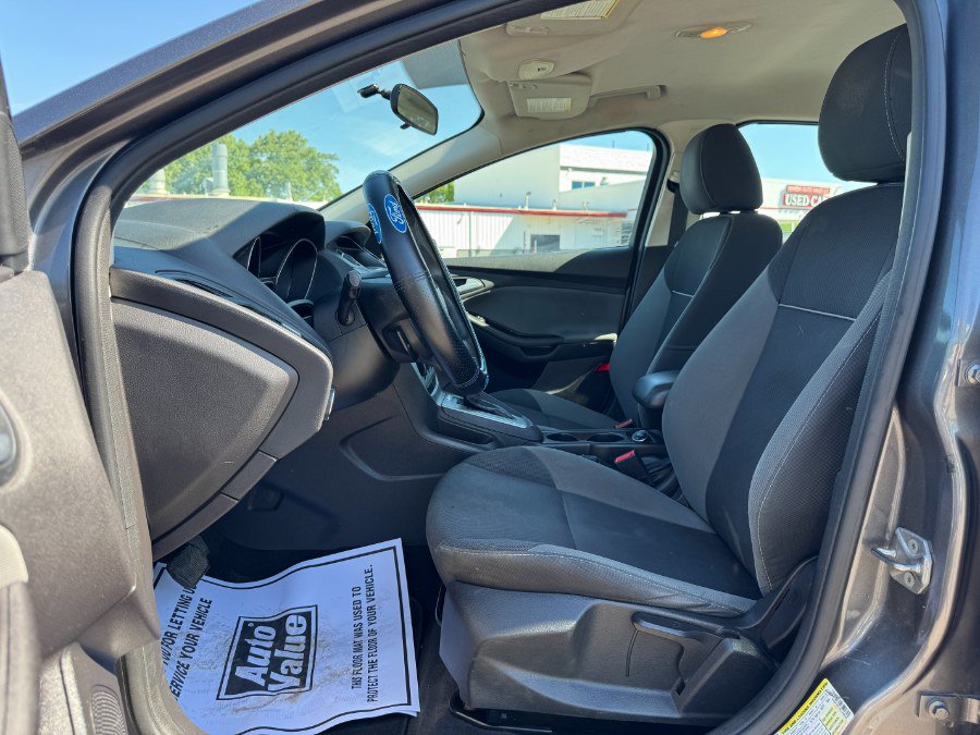 Used 2014 Ford Focus SE FWD image 15