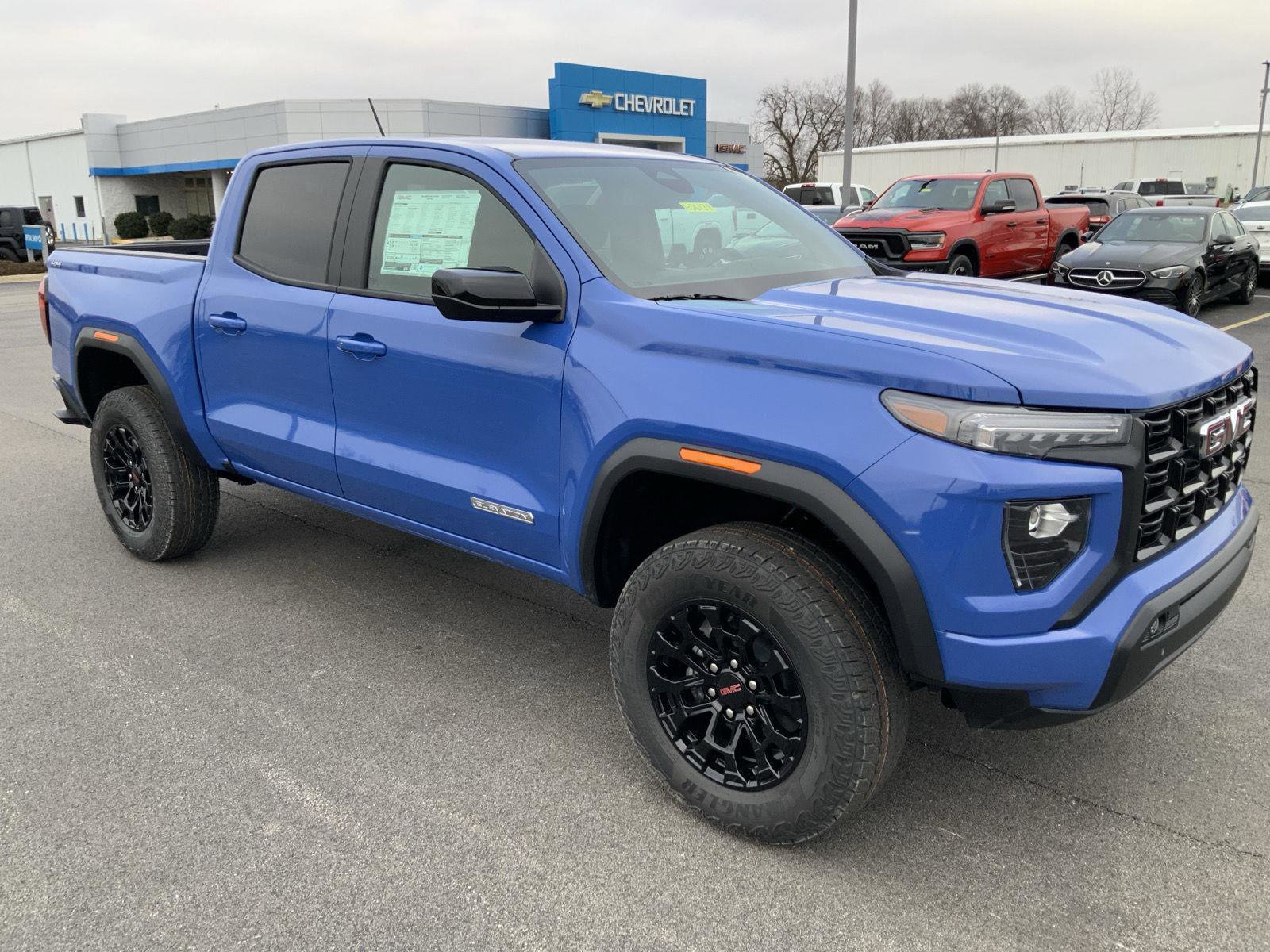 New 2026 GMC Canyon Elevation w/ Convenience Package image 2