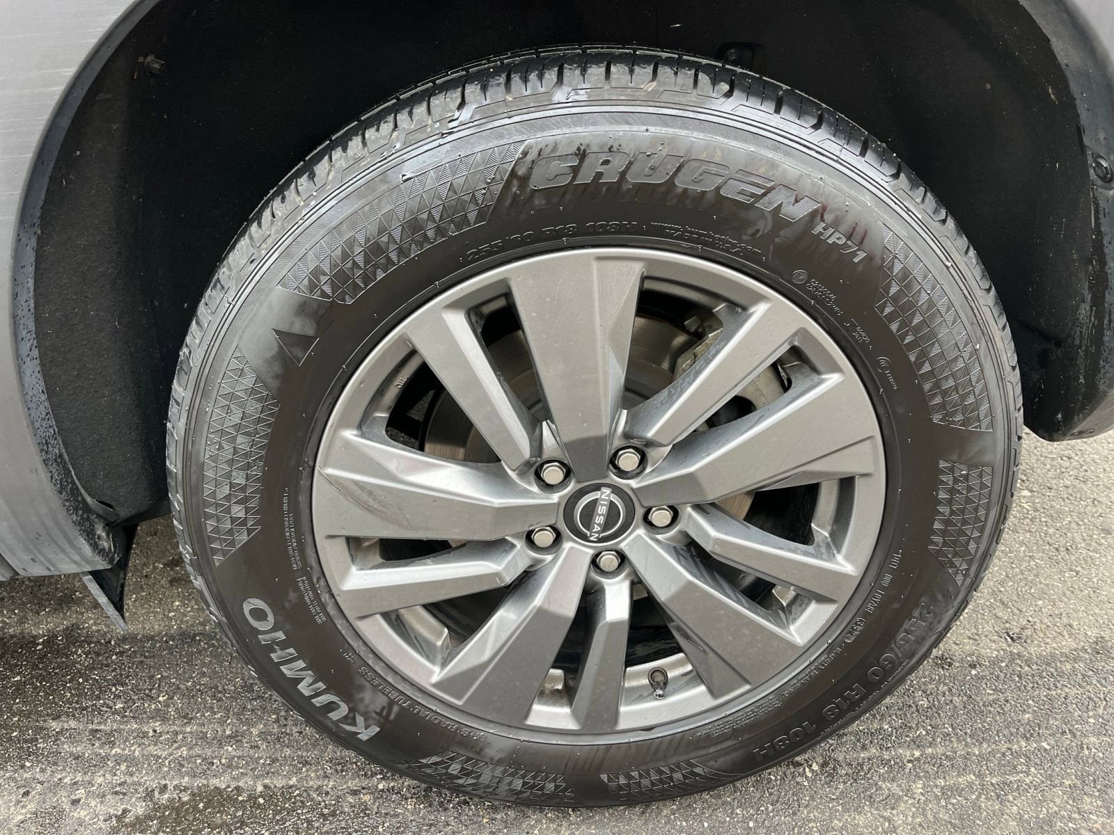 Used 2025 Nissan Pathfinder SV image 33