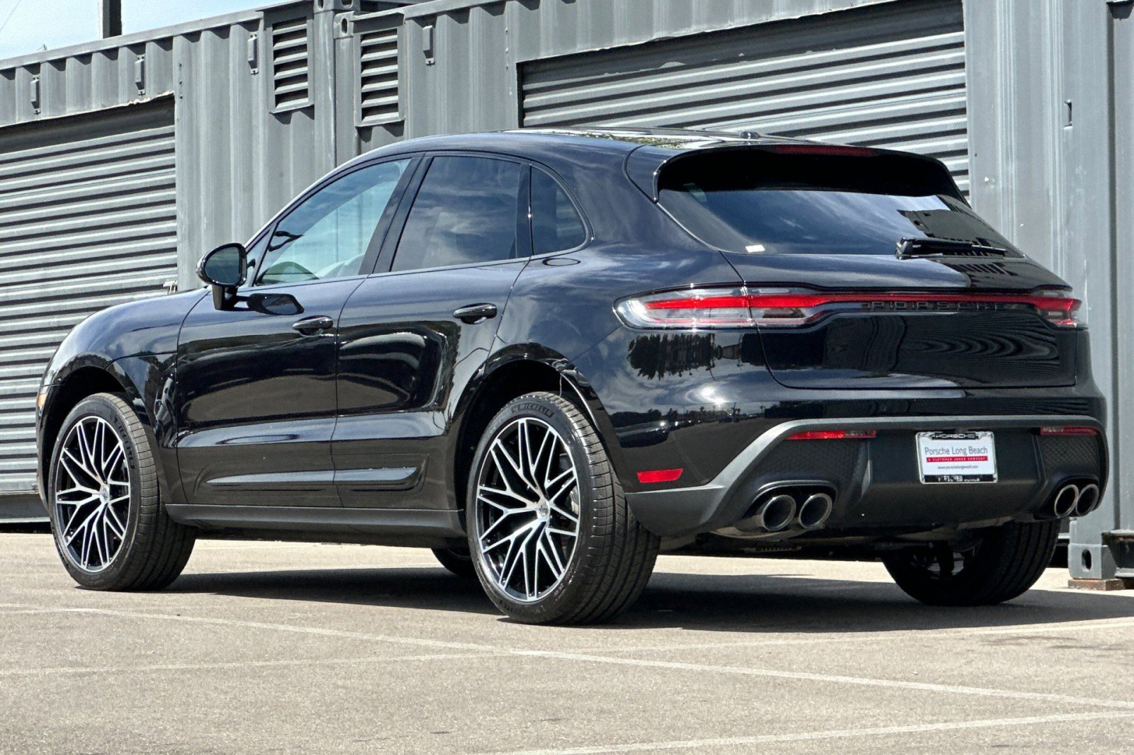 Certified 2026 Porsche Macan AWD/4WD image 3
