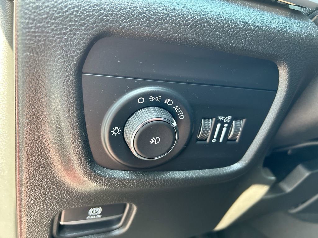 Used 2021 Jeep Grand Cherokee L Limited AWD/4WD image 23