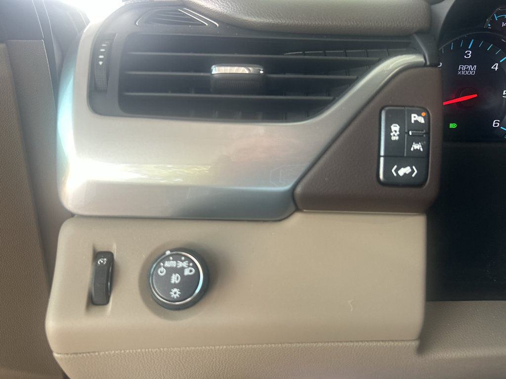 Used 2020 Chevrolet Tahoe LT w/ Luxury Package RWD image 24
