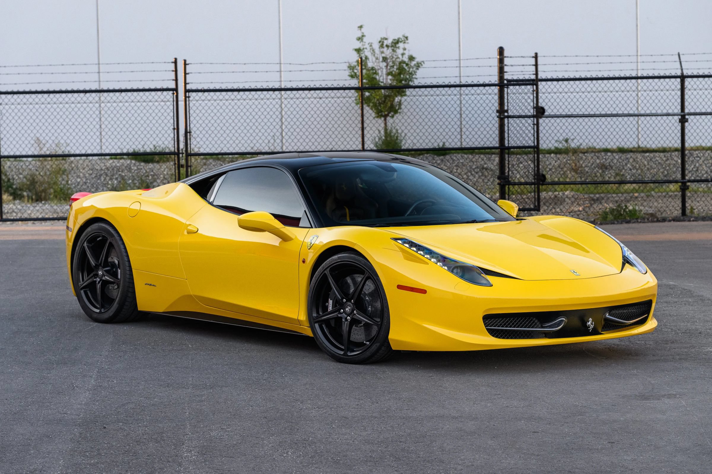 Used 2010 Ferrari 458 Italia Coupe RWD image 3