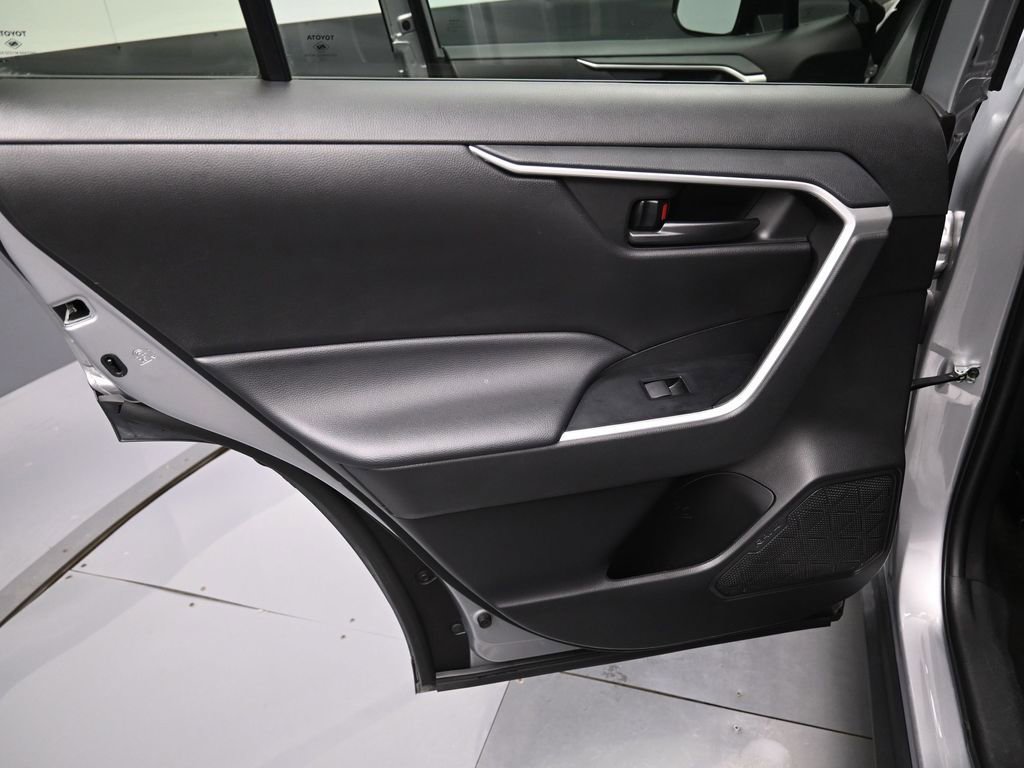 Certified 2022 Toyota RAV4 LE AWD/4WD image 27
