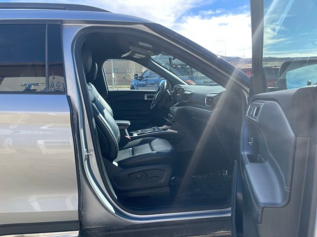 Used 2020 Ford Explorer XLT w/ Equipment Group 202A image 21