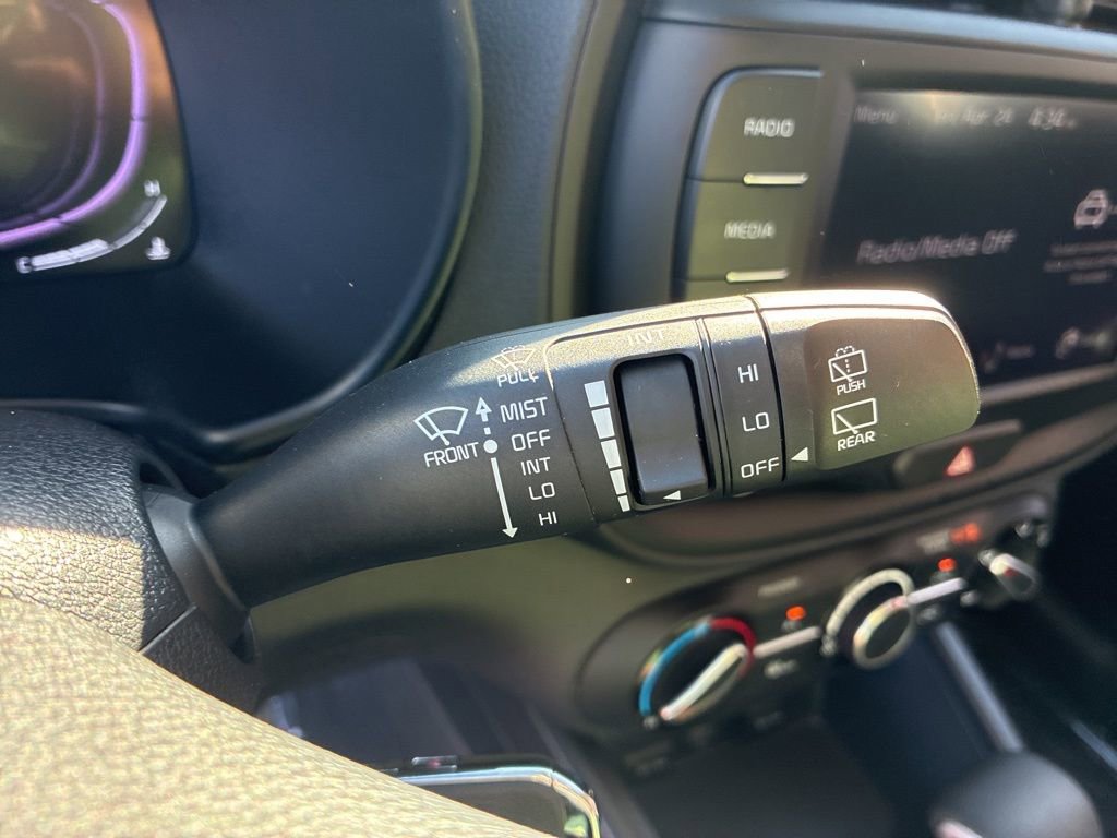 Used 2025 Kia Soul LX FWD image 27