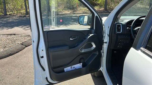 New 2026 Nissan Frontier SV w/ Tow Package AWD/4WD image 8