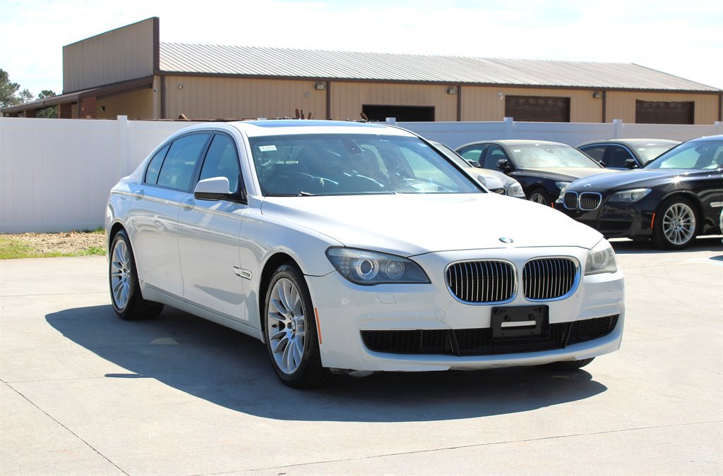 Used 2012 BMW 750Li image 9