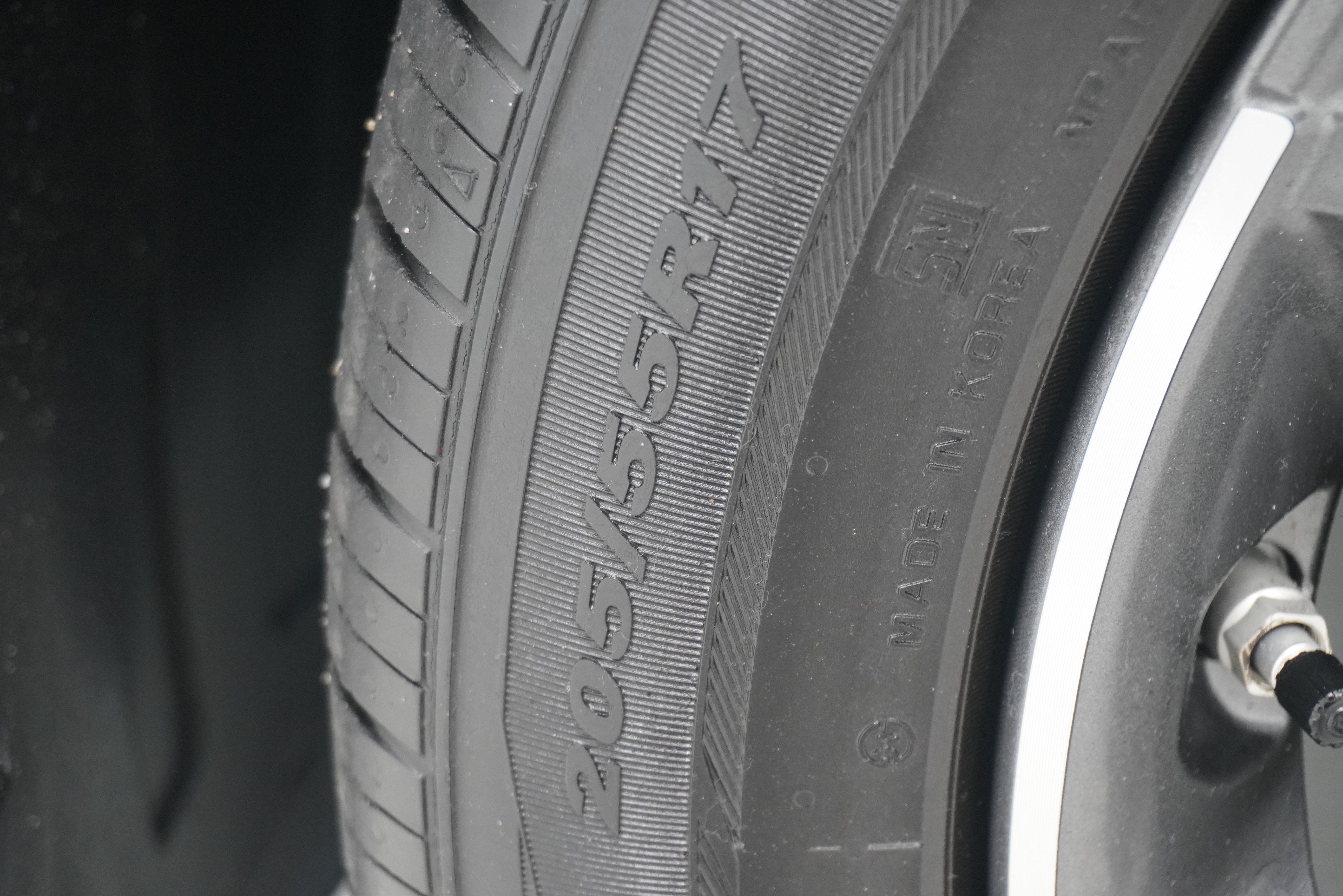 Used 2022 Hyundai Venue Limited FWD image 26