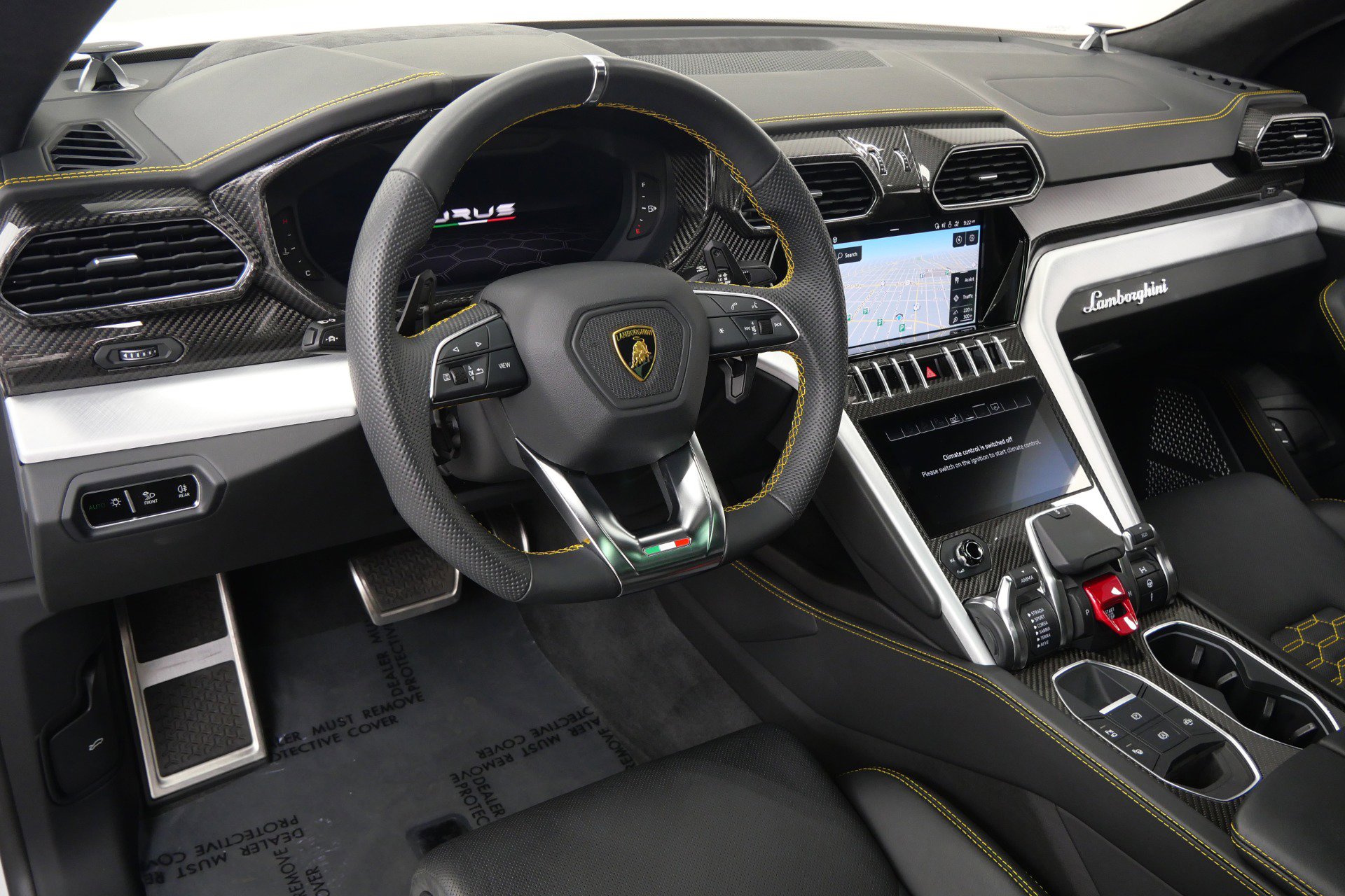 Used 2021 Lamborghini Urus AWD/4WD image 13
