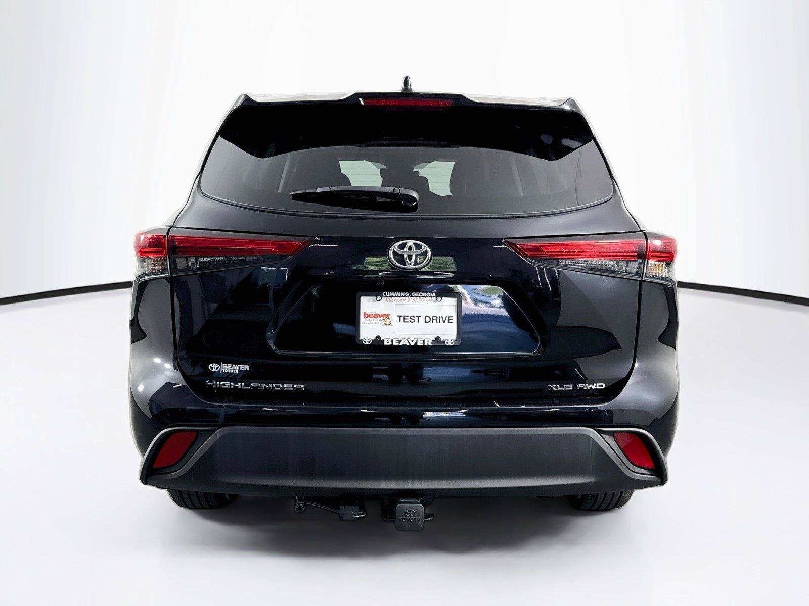 Used 2022 Toyota Highlander XLE AWD/4WD image 11